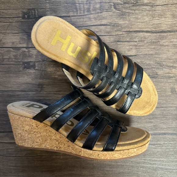 **HUSH PUPPIES* Black x Tan Strap Cork Wedges Size 8 - Picture 1 of 8
